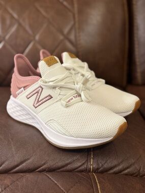 New Balance Women’s Fresh Foam Roav Running Shoes